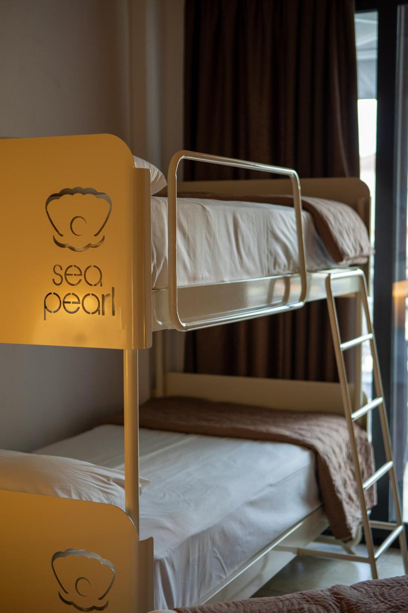 Sea Pearl Luxury Apartments Nea Vrasna Ngoại thất bức ảnh